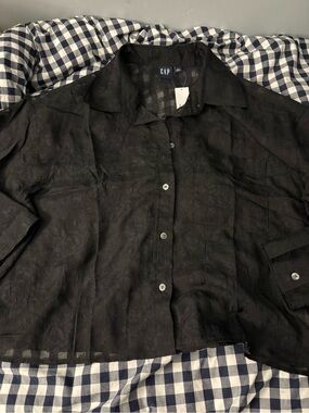 NEW: GAP Black Floral-Textured Button-Down Shirt